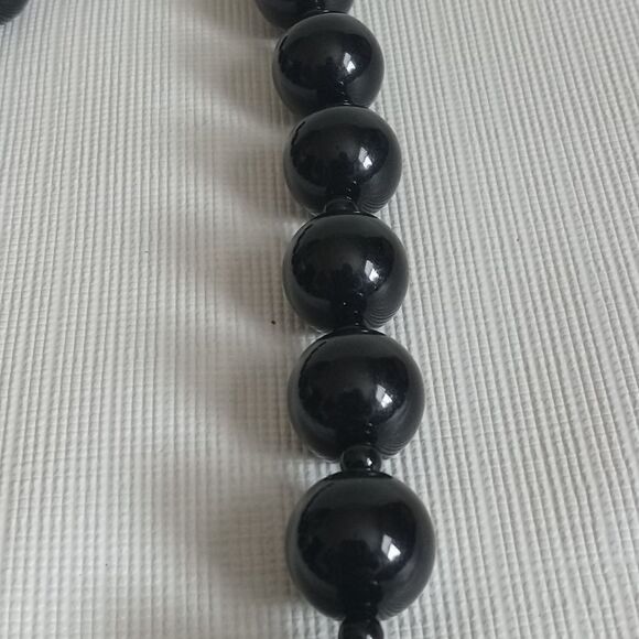 Black & Silver Acrylic Round Beaded Single Strand Adjustable Fashion Necklace - Picture 5 of 9